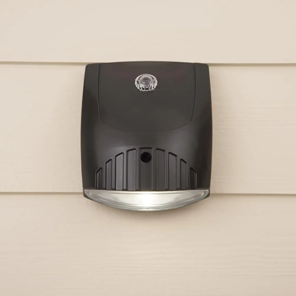 HALO Bronze Integrated LED Outdoor Wall Pack Light with Dusk to Dawn Photocell Sensor, 5000K Daylight, 1650 Lumens, (WP1850LPC)