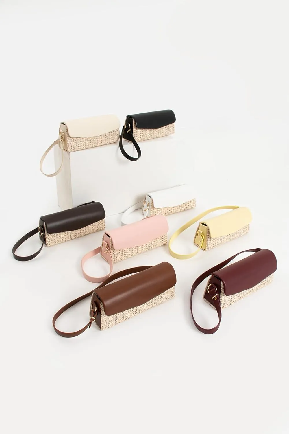 MOON CANTA Mini Woven Clutch Bag  Lightweight Straw Purse with Faux Leather Flap & Wristlet Strap for Women